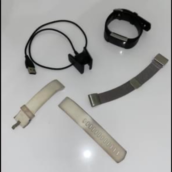Fitbit Charge 2 with charger + accessories - Picture 2 of 2
